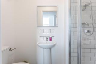 Dusties Hotel - Rotherham - 8