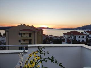 Odlično opremljeni novouređeni apartmani Iva, Okrug Gornji - Trogir - 9