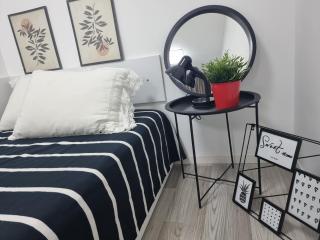 Party guesthouse for big groups - Tirana - 1