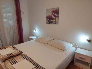 Apartments Gojka Miocevic - Biograd na Moru - 3