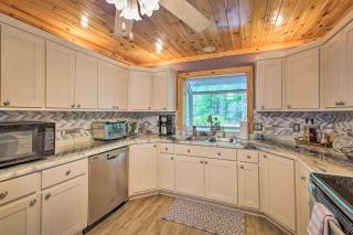 Kayaks and Boat Dock Lakeside Hot Springs Retreat - 4