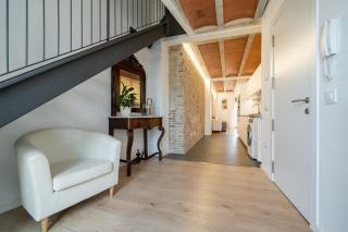 Hauzify I Apartaments Montblanc - 9