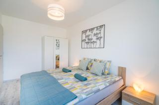 Grey Lights Garden Apartment - Siófok - 8