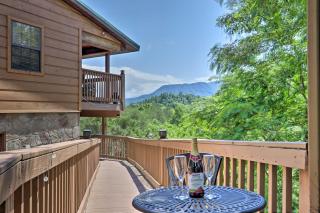 Cabin Apt with Smoky Mtn Views and Private Patio! - 0