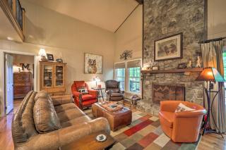Beech Mountain Escape with Mtn Views and Fireplace! - Beech Mountain - 4