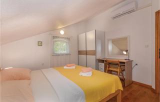 Amazing Home In Ostrobradic - 8