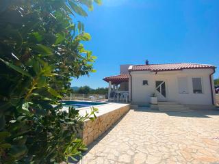 Family friendly house with a swimming pool Janjina, Peljesac - 19594 - Janjina - 1