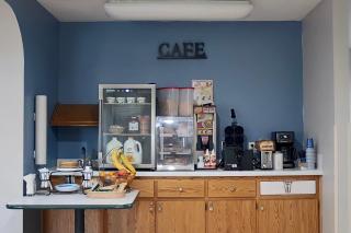 AmeriVu Inn And Suites - Stanley - 3
