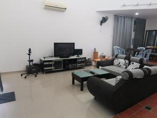 Bp Pool homestay28 - Batu Pahat - 2