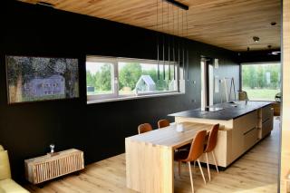 Jaukūs ART stiliaus apartamentai antrame aukšte su vaizdu į marias - 3