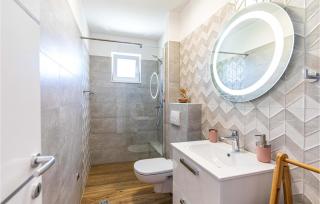 Beautiful Apartment In Seget Donji - 7