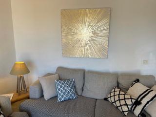 Boutique Villa with Shared Pool, Air Con, WiFi, TV - Le Plan-de-la-Tour - 7