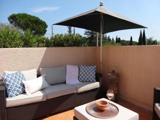 Boutique Villa with Shared Pool, Air Con, WiFi, TV - Le Plan-de-la-Tour - 4