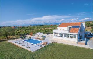 Three-Bedroom Holiday Home In Debeljak - Debeljak - 9