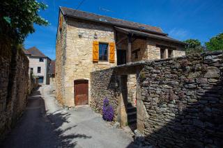 Maison en pierres au coeur du village médiéval de Villeneuve - Villeneuve d'Aveyron - 0
