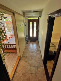 1-bedroom apartment with 3 beds + private parking - Tivat - 2