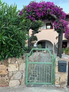 Casa Souad, a cheerful and charming beach view 2 bedroom house and free parking - Porto San Paolo - 9