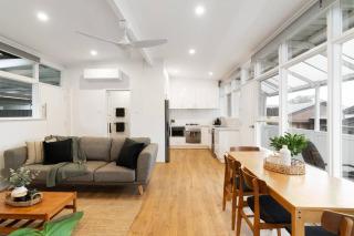 Modern Stylish Self-contained Apartment - 1