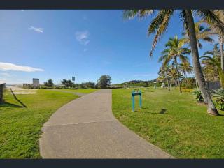 Palm Beach Holiday Resort - Ground Floor - Beachside - 1