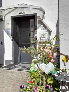 Ferienwohnung mit kleinem Garten - Sonnenbühl - 0