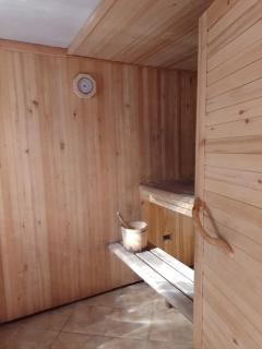 House, garden & sauna. Free parking. Train stop-200 m. Sea-1 km. - 2