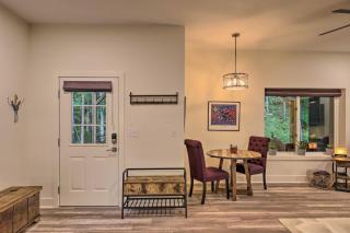 7 Mi to Dtwn Asheville Apartment with Patio - 1