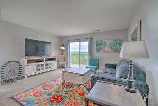 Bright Branson Vacation Rental with Balcony and Views! - Branson - 0