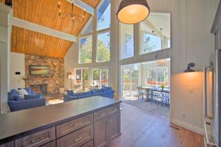 Stunning Lake Arrowhead Home Decks and Hot Tub - Lake Arrowhead - 3