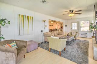Waterfront Onalaska Retreat with Private Dock! - 6