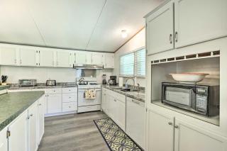 Charming Countryside Home with Covered Porch! - Livingston - 4