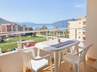 Arnie's Sunny Seaside Residence - Valona - 2