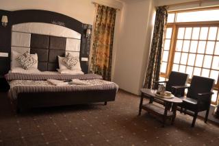 Hotel Al Azrah - Srinagar - 4