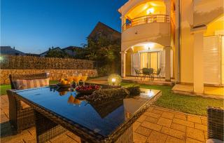 Stunning Home In Pirovac With Kitchen - 1