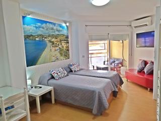 Apartamentos Sol y Playa Almuñecar - 0