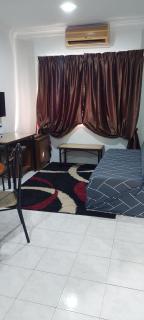 Cosy Laketown Service Apartment - 4
