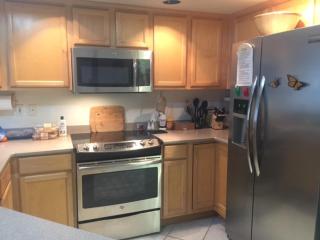 3 En Suite Bedrooms!! Spacious 2-story townhome with pool and spa + 2-car garage - Mesa - 4
