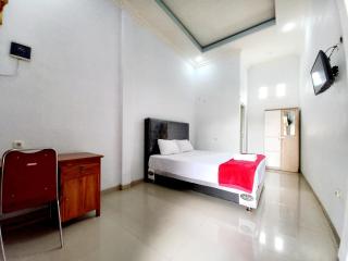 Harmony House Syariah near Alun Alun Pati Mitra RedDoorz - Pati - 7