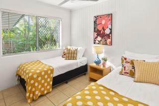 Wait-a-While - Family Getaway with Heated Pool - Clifton Beach - 3