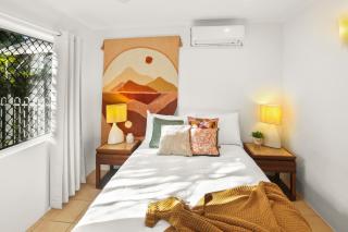 Wait-a-While - Family Getaway with Heated Pool - Clifton Beach - 4