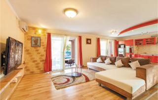 Holiday Home Kastel Stafilic 46 With Outdoor Swimmingpool - Kaštela (Castelli) - 4