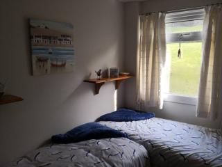'Le Chalet II' free unlimited wifi 2 bed chalet House - Pembrokeshire - 6