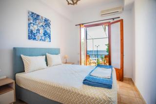 Notos Sea Front Apartment - Glossa - 8