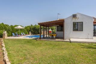 Villa Theo Sapphire by Villa Plus - Lachi - 2