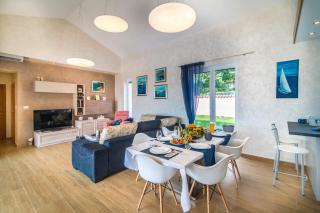 Villa Desiree by Villa Plus - Cukrići - 2