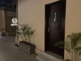 Hamsun Shahrah-e-Faisal - Karachi - 8