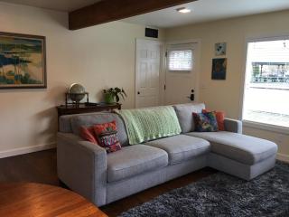 Adorable Home on the Park 10 Miles South of Eugene - Creswell - 2