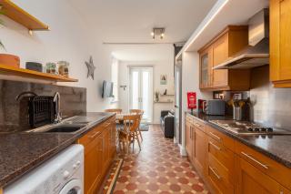 Charles Alexander Short Stay - Clifton Drive Beach Retreat - Lytham St Annes - 5