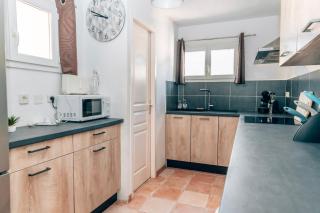 Maison Familiale avec Piscine Privée, plage à pied, Frais Obligatoires à régler à l'arrivée, Linge 15e par pers & Ménage 70e par séjour voir profil Mandatory fees in cash to be paid on arrival linen 15e per person 70e housekeeping per stay - 1