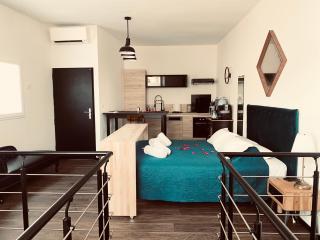 Mieuxqualhotel jacuzzi privatif La retro - Bordeaux - 2