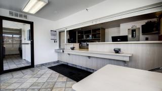 Super 8 by Wyndham Woods Cross - Salt Lake City North - 3